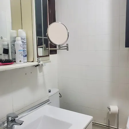 カプセルホテル Poble Sec Nino House