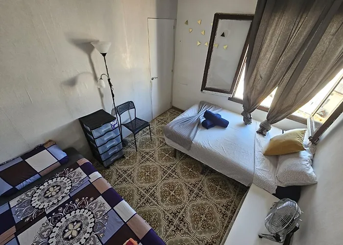 فندق-كبسولة Poble Sec Nino House برشلونة