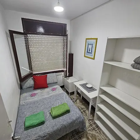 Poble Sec Nino House Capsule hotel *
