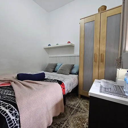 Capsule hotel Poble Sec Nino House Barcelona