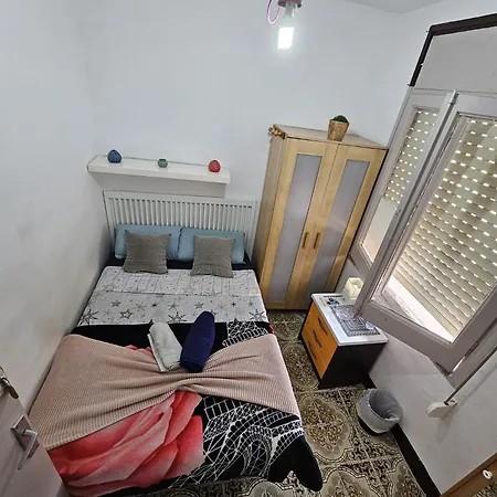 Capsule hotel Poble Sec Nino House Barcelona